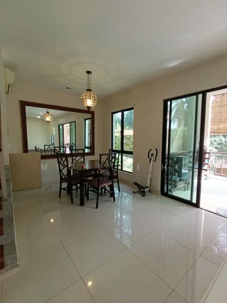 Rumah Berkembar untuk Dijual di Leisure Farm (Gelang Patah) - Michelle He - Dining Room - PropertyGuru.com.my