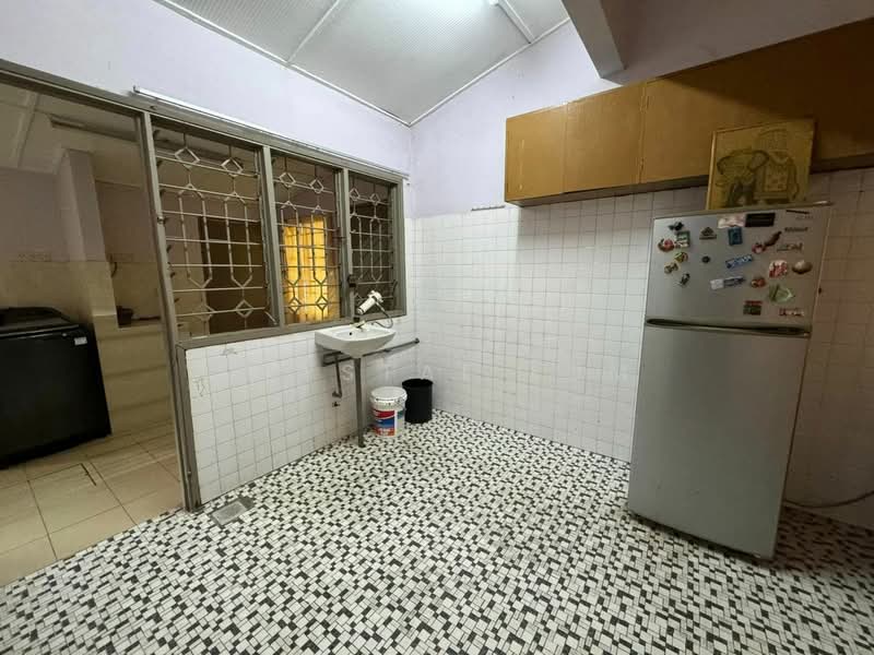 Rumah Teres 1 Tingkat untuk Disewa di Taman Cuepacs (Kepong) - Crystal Lum - Kitchen - PropertyGuru.com.my