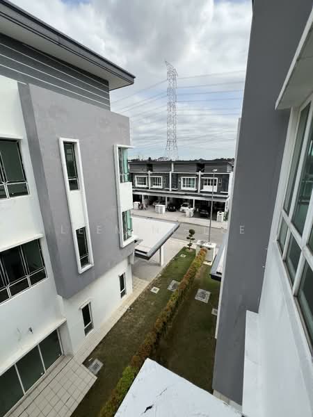 Semi-Detached House for Sale in Bandar Bukit Raja (Klang) - Leemini Lee - Exterior - PropertyGuru.com.my