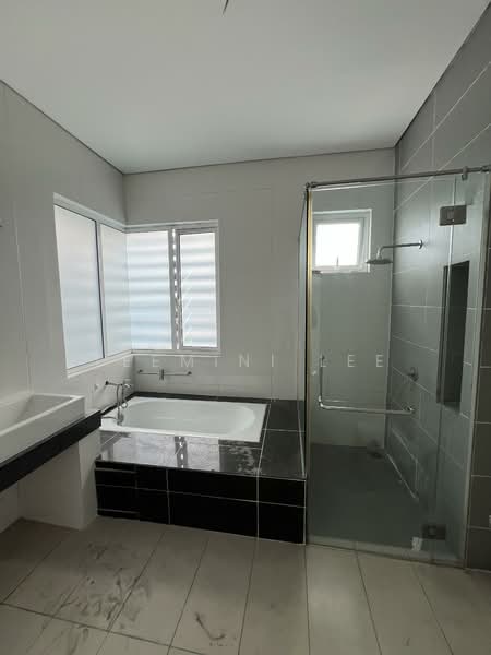 Semi-Detached House for Sale in Bandar Bukit Raja (Klang) - Leemini Lee - Bathroom - PropertyGuru.com.my