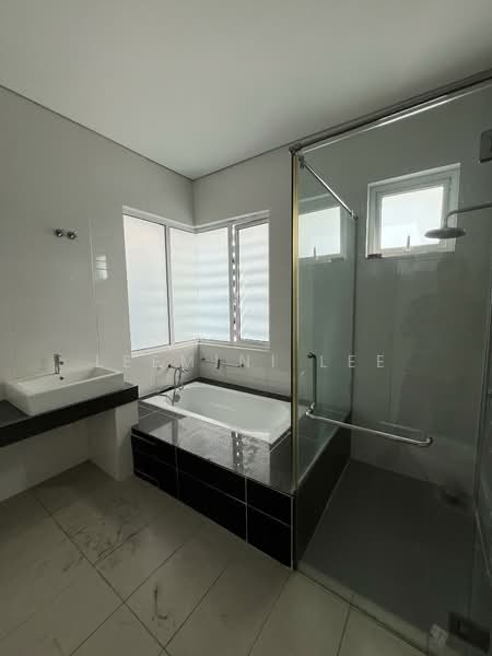 Semi-Detached House for Sale in Bandar Bukit Raja (Klang) - Leemini Lee - Bathroom - PropertyGuru.com.my