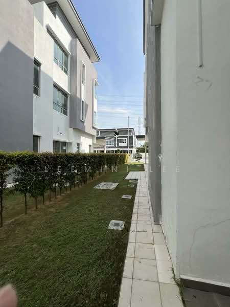 Semi-Detached House for Sale in Bandar Bukit Raja (Klang) - Leemini Lee - Exterior - PropertyGuru.com.my