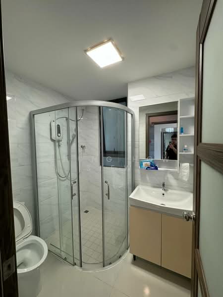 Kondominium untuk Disewa di Starview Bay @ Forest City - Chung How Siew - Bathroom - PropertyGuru.com.my