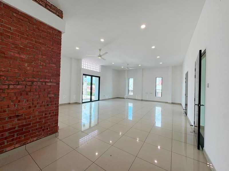 Rumah Banglo untuk Dijual di Taman Klang Jaya (Klang) - Penny Chia - Living Room - PropertyGuru.com.my