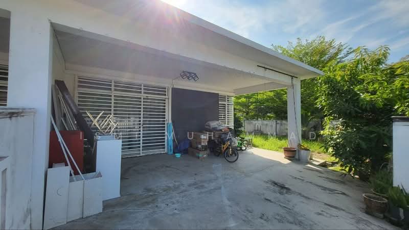 Semi-Detached House for Sale in Taman Seri Changgang (Tanjong Duabelas) - Ismi Muhammad - Exterior - PropertyGuru.com.my