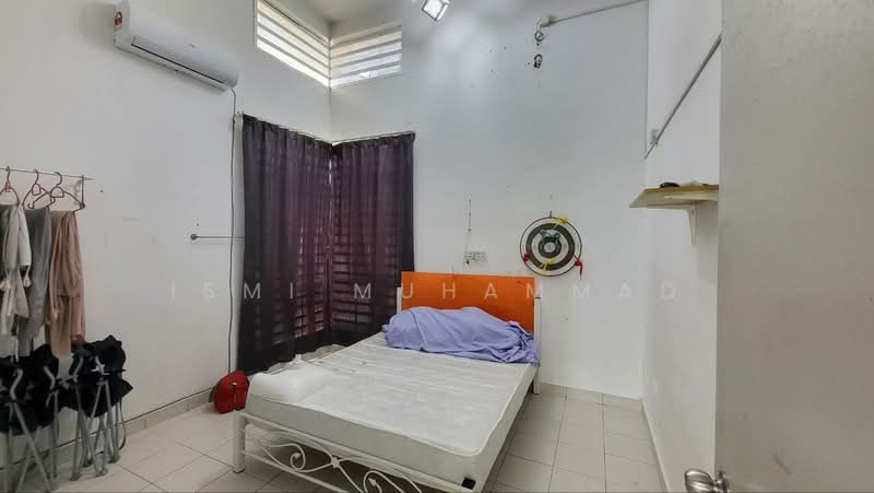 Semi-Detached House for Sale in Taman Seri Changgang (Tanjong Duabelas) - Ismi Muhammad - Bedroom - PropertyGuru.com.my