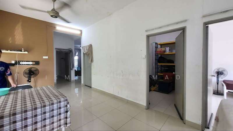 Semi-Detached House for Sale in Taman Seri Changgang (Tanjong Duabelas) - Ismi Muhammad - Interior - PropertyGuru.com.my