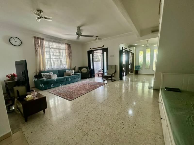 2-storey Terraced House for Sale in Taman Putra Perdana (Puchong) - Wan Faris Irfan Wan Mohammad - Living Room - PropertyGuru.com.my