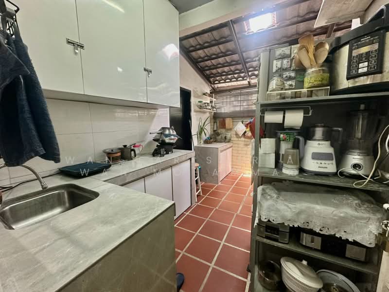 2-storey Terraced House for Sale in Taman Putra Perdana (Puchong) - Wan Faris Irfan Wan Mohammad - Kitchen - PropertyGuru.com.my
