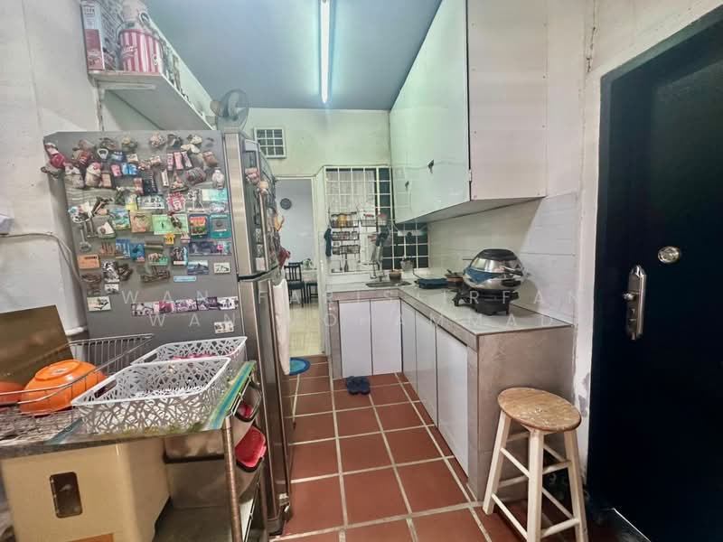 2-storey Terraced House for Sale in Taman Putra Perdana (Puchong) - Wan Faris Irfan Wan Mohammad - Kitchen - PropertyGuru.com.my