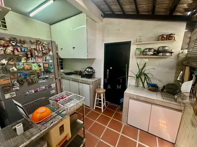 2-storey Terraced House for Sale in Taman Putra Perdana (Puchong) - Wan Faris Irfan Wan Mohammad - Kitchen - PropertyGuru.com.my