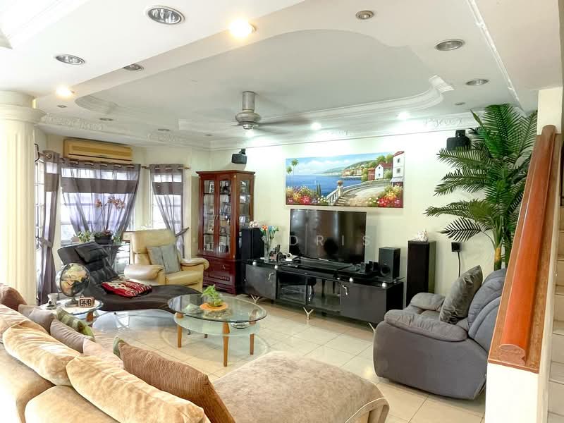 2-storey Terraced House for Sale in Seksyen 9 (Shah Alam) - Ali Idris - Living Room - PropertyGuru.com.my