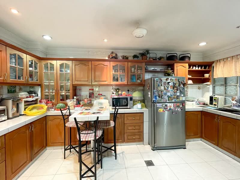 2-storey Terraced House for Sale in Seksyen 9 (Shah Alam) - Ali Idris - Kitchen - PropertyGuru.com.my