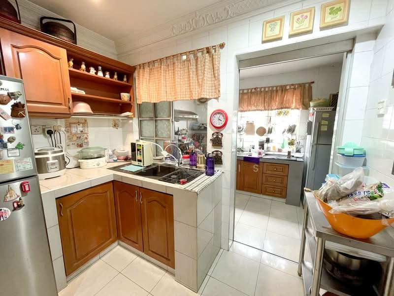 2-storey Terraced House for Sale in Seksyen 9 (Shah Alam) - Ali Idris - Kitchen - PropertyGuru.com.my