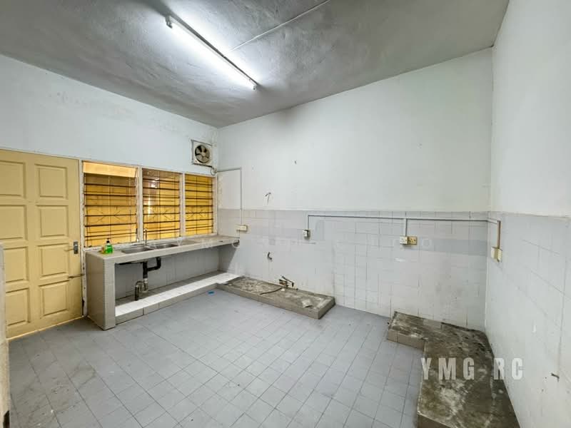 Semi-Detached House for Sale in Taman Klang Jaya (Klang) - Raymond Choo - Kitchen - PropertyGuru.com.my