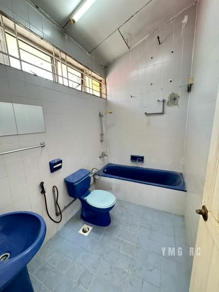 Semi-Detached House for Sale in Taman Klang Jaya (Klang) - Raymond Choo - Bathroom - PropertyGuru.com.my