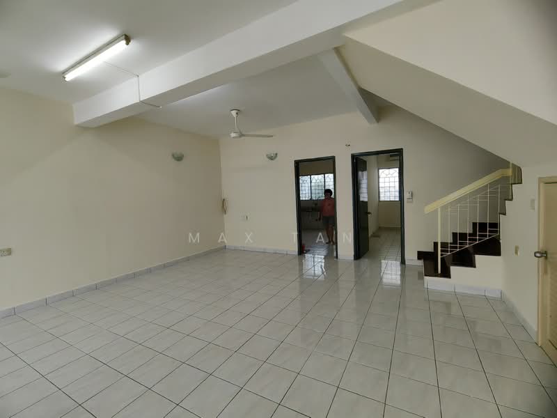 Rumah Teres 2 Tingkat untuk Dijual di Kota Damansara (Selangor) - Max Tan - Living Room - PropertyGuru.com.my
