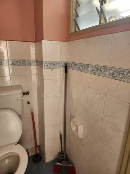 Rumah Flat untuk Dijual di Sri Begonia - Xindy Chia - Bathroom - PropertyGuru.com.my