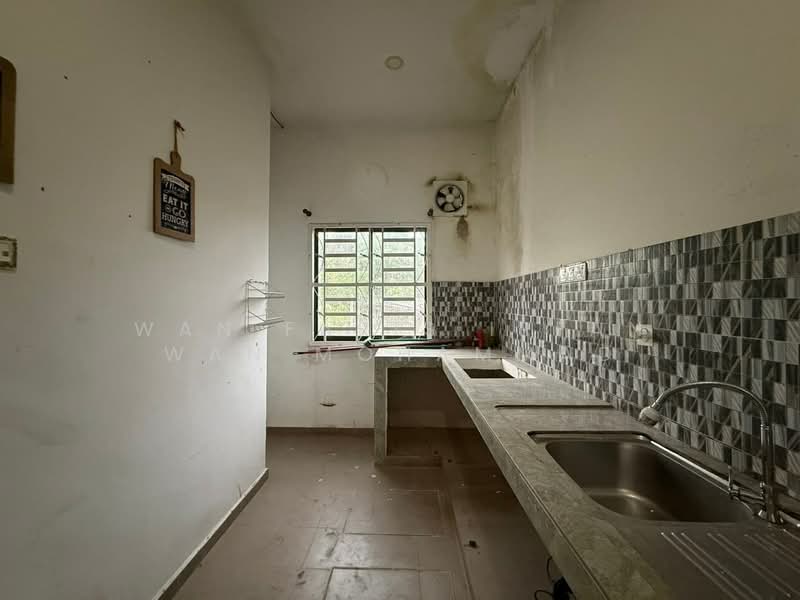 Rumah Teres 2.5 Tingkat untuk Dijual di Meru (Klang) - Wan Faris Irfan Wan Mohammad - Kitchen - PropertyGuru.com.my