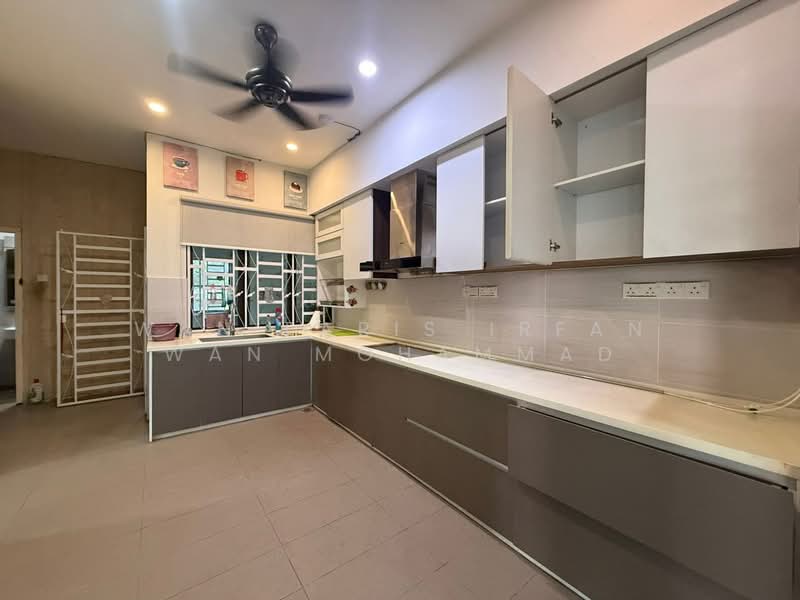 Rumah Teres 2.5 Tingkat untuk Dijual di Meru (Klang) - Wan Faris Irfan Wan Mohammad - Kitchen - PropertyGuru.com.my