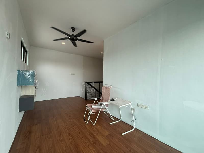 Rumah Teres 2.5 Tingkat untuk Dijual di Meru (Klang) - Wan Faris Irfan Wan Mohammad - Living Room - PropertyGuru.com.my