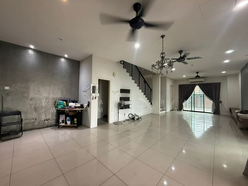 Rumah Teres 2.5 Tingkat untuk Dijual di Meru (Klang) - Wan Faris Irfan Wan Mohammad - Living Room - PropertyGuru.com.my