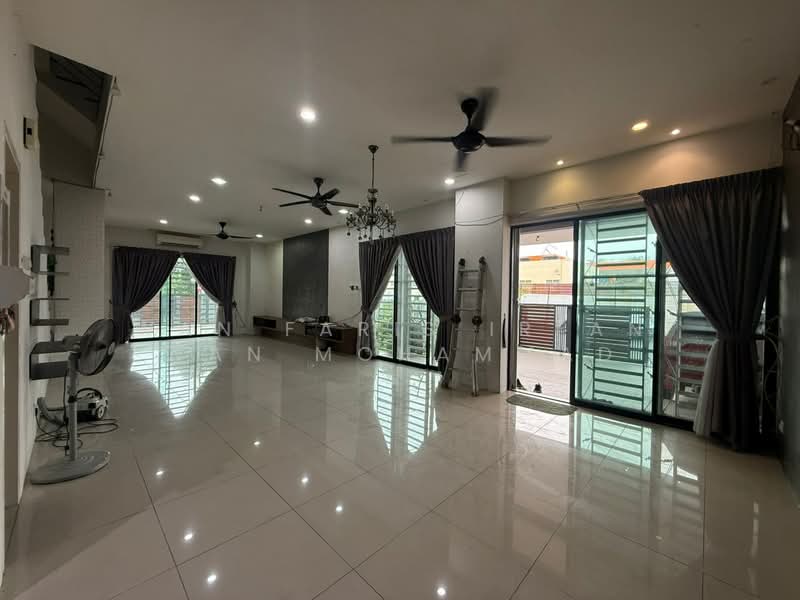 Rumah Teres 2.5 Tingkat untuk Dijual di Meru (Klang) - Wan Faris Irfan Wan Mohammad - Living Room - PropertyGuru.com.my