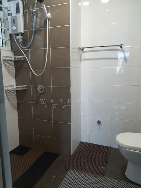 Kondominium untuk Disewa di Dwiputra Residences - Wardatu Zamzam - Bathroom - PropertyGuru.com.my