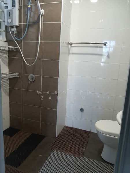 Kondominium untuk Disewa di Dwiputra Residences - Wardatu Zamzam - Bathroom - PropertyGuru.com.my