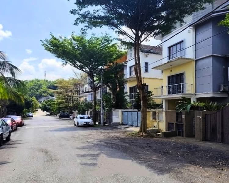 Rumah Berkembar untuk Dijual di Taman Puncak Saujana (Kajang) - Danny Lee - Exterior - PropertyGuru.com.my
