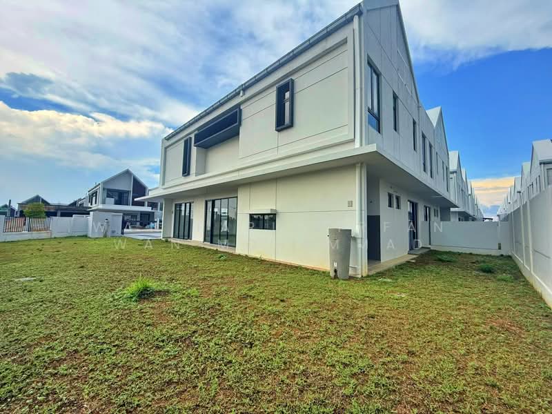 Rumah Berkembar untuk Dijual di Elmina (Shah Alam) - Wan Faris Irfan Wan Mohammad - Exterior - PropertyGuru.com.my