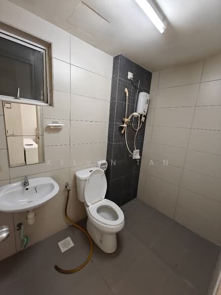 Kondominium untuk Dijual di Ocean View Residences - Kelvin Tan - Bathroom - PropertyGuru.com.my