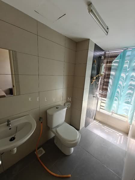 Kondominium untuk Dijual di Ocean View Residences - Kelvin Tan - Bathroom - PropertyGuru.com.my