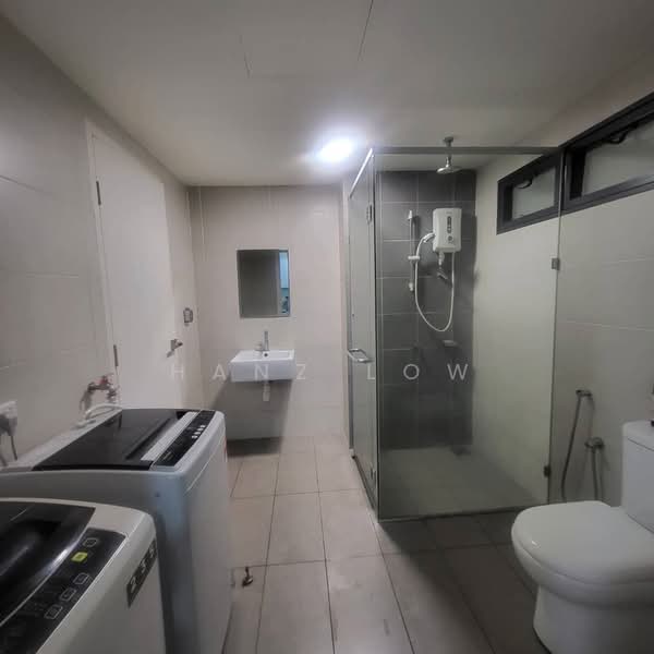 Servis Apartment untuk Disewa di Solstice @ Pan'gaea - Hanz Low - Bathroom - PropertyGuru.com.my