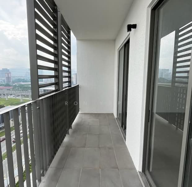 Servis Apartment untuk Dijual di Suite Enesta - Ron Yap - Balcony - PropertyGuru.com.my