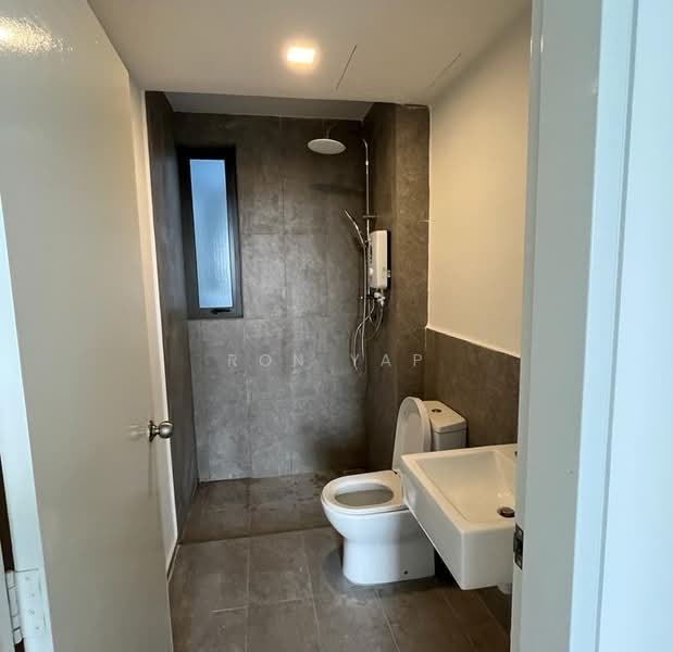 Servis Apartment untuk Dijual di Suite Enesta - Ron Yap - Bathroom - PropertyGuru.com.my