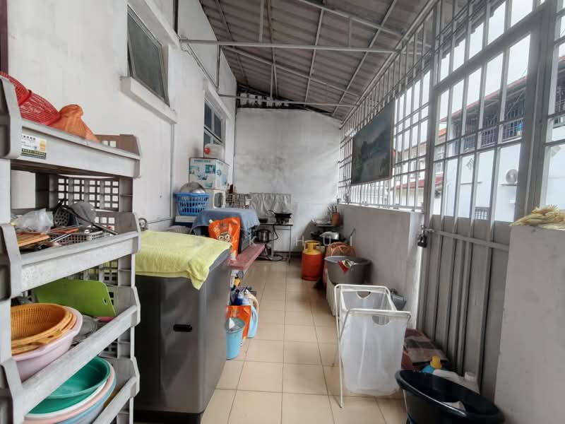 Rumah Teres 2 Tingkat untuk Dijual di Taman Setia Indah (Tebrau) - Kok Hui - Balcony - PropertyGuru.com.my