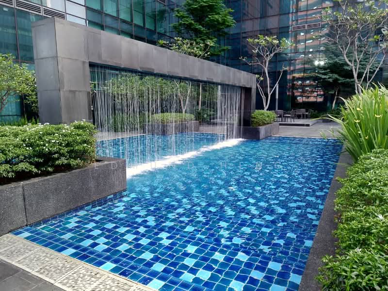 Servis Apartment untuk Dijual di The Ritz-Carlton Residences - Edmund Heng - Pool - PropertyGuru.com.my