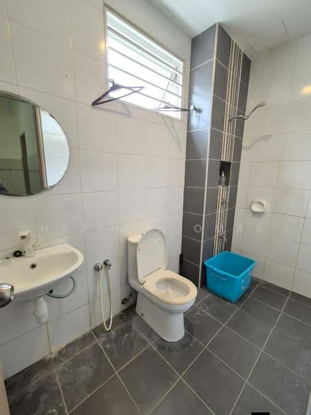 2-storey Terraced House for Sale in Seksyen U13 (Setia Alam) - Hazeman Omar - Bathroom - PropertyGuru.com.my