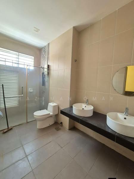 2-storey Terraced House for Sale in Seksyen U13 (Setia Alam) - Hazeman Omar - Bathroom - PropertyGuru.com.my