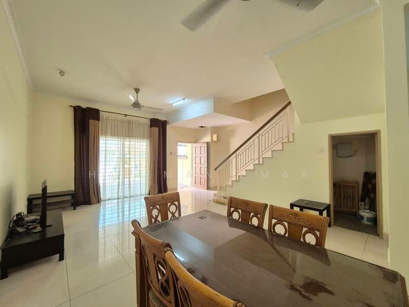 2-storey Terraced House for Sale in Seksyen U13 (Setia Alam) - Hazeman Omar - Living Room - PropertyGuru.com.my