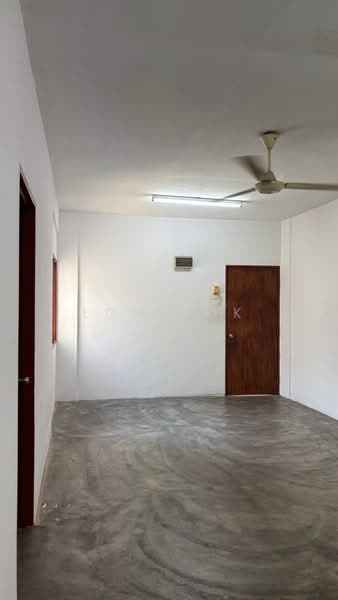 Rumah Flat untuk Disewa di Puchong Utama Court 1 - Low Kok Pin - Interior - PropertyGuru.com.my