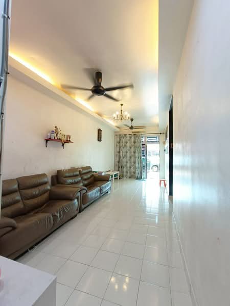 Rumah Teres 1 Tingkat untuk Dijual di Taman Sierra Perdana (Masai) - Matt Kek - Living Room - PropertyGuru.com.my