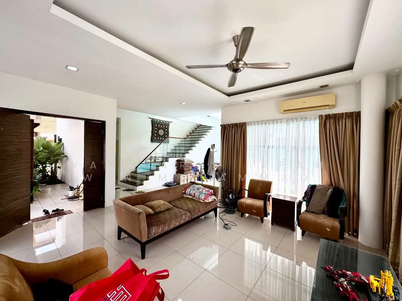 Rumah Banglo untuk Dijual di Bandar Seri Putra (Bangi) - Wan Faris Irfan Wan Mohammad - Living Room - PropertyGuru.com.my