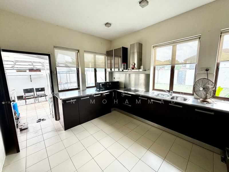 Rumah Banglo untuk Dijual di Bandar Seri Putra (Bangi) - Wan Faris Irfan Wan Mohammad - Kitchen - PropertyGuru.com.my