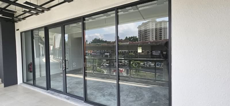 Kedai / Pejabat untuk Disewa di Puchong (Selangor) - Esther Ong - Balcony - PropertyGuru.com.my