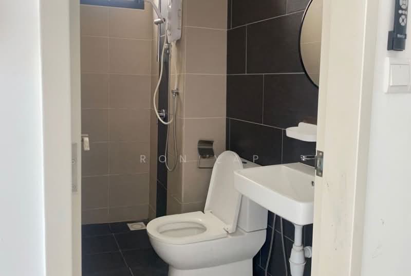 Servis Apartment untuk Disewa di Tuan Residency - Ron Yap - Bathroom - PropertyGuru.com.my
