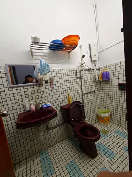 Rumah Teres 2 Tingkat untuk Dijual di Taman Sri Putri (Skudai) - Zoey Lee - Bathroom - PropertyGuru.com.my