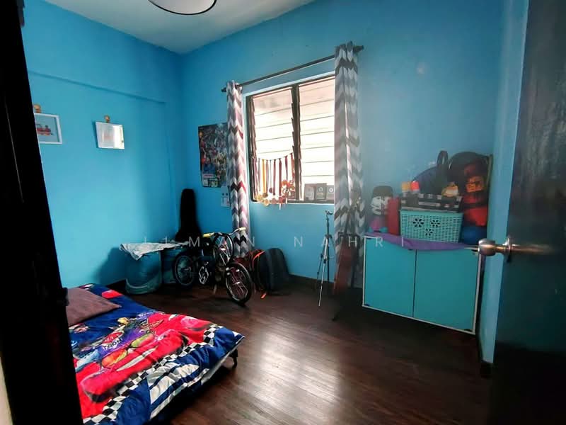 Rumah Flat untuk Dijual di Seri Anggerik - Ilman Nahri - Bedroom - PropertyGuru.com.my