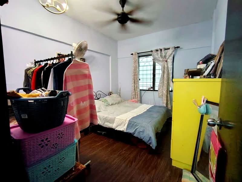 Rumah Flat untuk Dijual di Seri Anggerik - Ilman Nahri - Bedroom - PropertyGuru.com.my